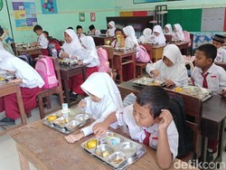 Rencana Anggaran Makan Bergizi Gratis Ditambah hingga Upaya Hadirkan Susu Rencana Anggaran Makan Bergizi Gratis Ditambah hingga Upaya Hadirkan Susu