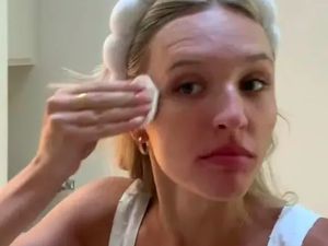 Viral Pengantin Hapus Makeup MUA Sebelum Pernikahan, Berakhir Dihujat Netizen Viral Pengantin Hapus Makeup MUA Sebelum Pernikahan, Berakhir Dihujat Netizen