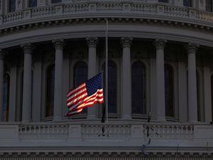 Calon Menkeu Trump Wanti-wanti Rusia dan China