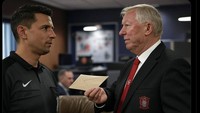 Meme ini balas meledek MU, yang dulu dianggap rutin diuntungkan wasit karena faktor Sir Alex Ferguson. Foto: dok. Internet/X (Twitter)