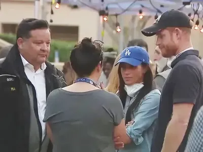 Pangeran Harry-Meghan Markle Kunjungi Korban Kebakaran, Disebut Turis Bencana