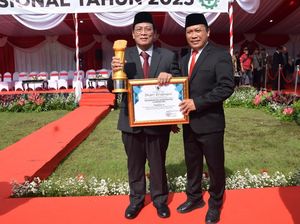 Bupati Lamongan Sabet Penghargaan Keselamatan dan Kesehatan Kerja Bupati Lamongan Sabet Penghargaan Keselamatan dan Kesehatan Kerja