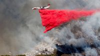 Pesawat dan Helikopter Dikerahkan untuk Atasi Kebakaran di Los Angeles