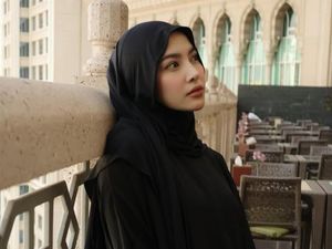 7 Potret Gaya Artis Mualaf Saat Ibadah Umrah, Terbaru Mahalini 7 Potret Gaya Artis Mualaf Saat Ibadah Umrah, Terbaru Mahalini