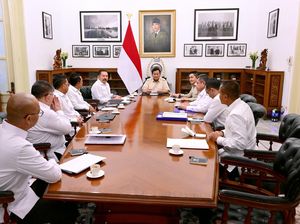 Video: Ini yang Dibahas Prabowo saat Panggil Jaksa Agung ke Istana Video: Ini yang Dibahas Prabowo saat Panggil Jaksa Agung ke Istana