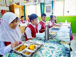 Muba Launching MBG di 9 Sekolah, Menu Ayam Goreng