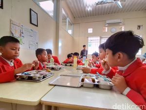 Antusiasme Siswa Terima Makan Bergizi Gratis di Kabupaten Bandung