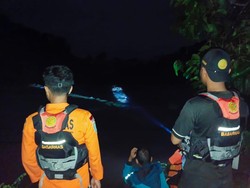 2 Pria Dilaporkan Terseret Arus Sungai di Pesisir Selatan