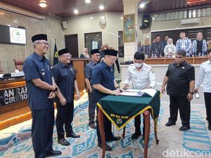 Effendi Edo-Siti Farida Ditetapkan Jadi Walkot dan Wawalkot Cirebon Terpilih