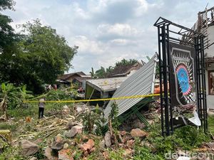 Ledakan Terjadi dalam Rumah di Mojokerto, Ibu dan Anak Tewas Ledakan Terjadi dalam Rumah di Mojokerto, Ibu dan Anak Tewas