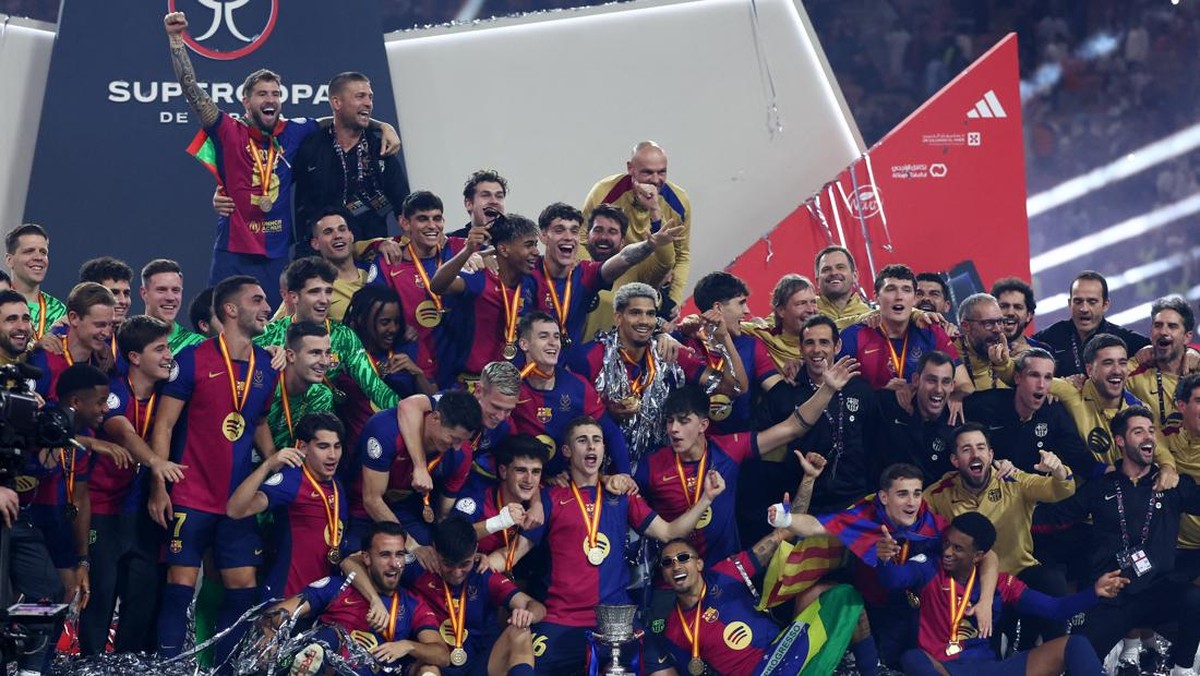 Barcelona baru saja diantar Flick menjuarai Piala Super Spanyol. Foto: REUTERS/Pedro Nunes
