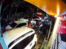 Horor Tabrakan Beruntun di Banjarmasin, Truk Seruduk Mobil-Motor