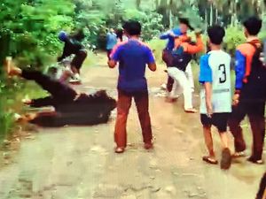Viral Duel Pelajar di Sukabumi, Diduga Dikompori Senior Viral Duel Pelajar di Sukabumi, Diduga Dikompori Senior