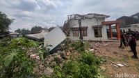 Ledakan Hancurkan Rumah di Mojokerto
