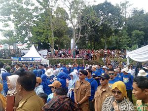 Antusias Warga Hadiri Peringatan Hari Desa di Subang, Rela Datang Pagi