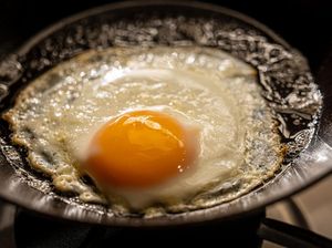 Duh! Debat Soal Goreng Telur Berakhir Anak Tiri Tusuk Ayah Duh! Debat Soal Goreng Telur Berakhir Anak Tiri Tusuk Ayah