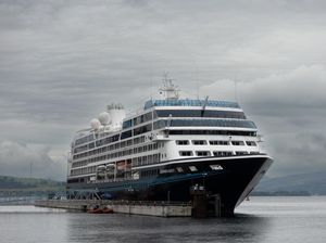 Kelamaan Tinggal di Kapal Pesiar, Pria Ini Kehilangan Kaki Daratan Kelamaan Tinggal di Kapal Pesiar, Pria Ini Kehilangan Kaki Daratan