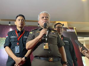 Fitra Eri Diperiksa dalam Kasus Tata Kelola Minyak Pertamina Fitra Eri Diperiksa dalam Kasus Tata Kelola Minyak Pertamina