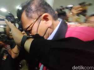 Makelar Vonis Bebas Ronald Tannur Bungkam Ditanya soal Eks Ketua PN Surabaya