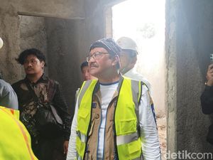 Mensos Relokasi Kampung Nelayan di Indramayu Gara-gara Rob Mensos Relokasi Kampung Nelayan di Indramayu Gara-gara Rob