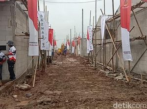 Harapan Muncul di Tengah Bayang-bayang Keputusasan Akibat Banjir Rob Harapan Muncul di Tengah Bayang-bayang Keputusasan Akibat Banjir Rob