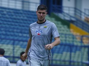 Nick Kuipers Absen Latihan Jelang Persib Vs Madura United