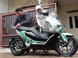 Momen Bahagia Pemenang Kuis detikOto Terima Hadiah Alva Cervo Q Momen Bahagia Pemenang Kuis detikOto Terima Hadiah Alva Cervo Q
