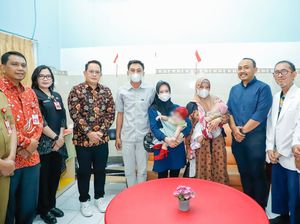 Pj Gubernur Adhy Puji Keberhasilan RSU dr Soetomo Pisahkan Bayi Kembar Siam Pj Gubernur Adhy Puji Keberhasilan RSU dr Soetomo Pisahkan Bayi Kembar Siam