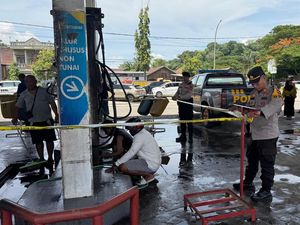 Kronologi Mobil Terbakar di SPBU Wajo Saat Isi BBM Pakai Jeriken Kronologi Mobil Terbakar di SPBU Wajo Saat Isi BBM Pakai Jeriken