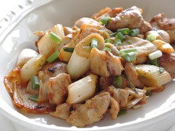 Resep Tumis Ayam dan Kimchi, Lauk Praktis Untuk Menu Bekal