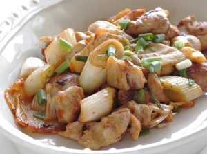 Resep Tumis Ayam dan Kimchi, Lauk Praktis Untuk Menu Bekal Resep Tumis Ayam dan Kimchi, Lauk Praktis Untuk Menu Bekal