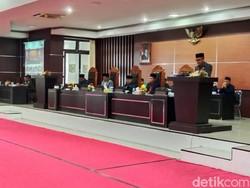 DPRD Lombok Timur Tetapkan Iron-Edwin sebagai Bupati dan Wakil Bupati Terpilih