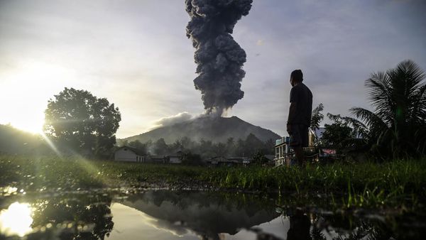 Aktivitas Gunung Ibu Meningkat, Warga Belum Dievakuasi