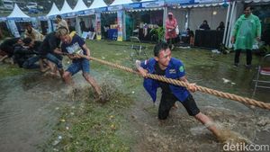Antusias Warga Ikut Peringatan Hari Desa Perdana di Subang