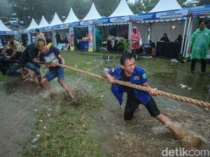 Antusias Warga Ikut Peringatan Hari Desa Perdana di Subang Antusias Warga Ikut Peringatan Hari Desa Perdana di Subang
