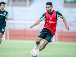 Persebaya Vs Malut United, Ardi Idrus Siap Kalahkan Tim Tanah Kelahiran