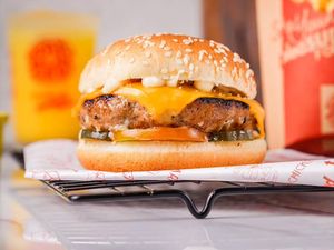 Enak dan Murah! Ini 5 Burger di Jakarta yang Harganya Rp 20 Ribuan Enak dan Murah! Ini 5 Burger di Jakarta yang Harganya Rp 20 Ribuan