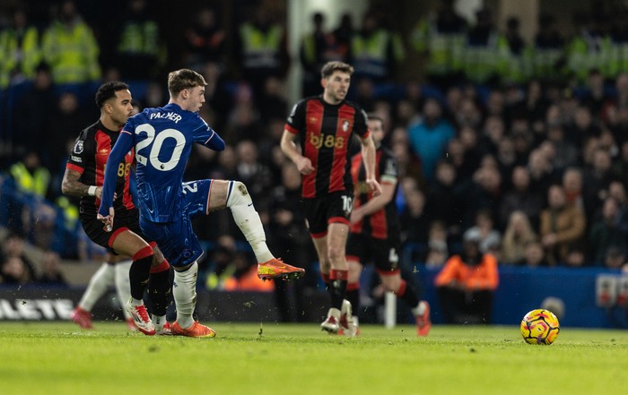 LONDON, ENGLAND - JANUARY 15: Chelsea's Cole Palmer shoots during the Premier League match between Chelsea FC and AFC Bournemouth at Stamford Bridge on January 15, 2025 in London, England. (Photo by Andrew Kearns - CameraSport via Getty Images)