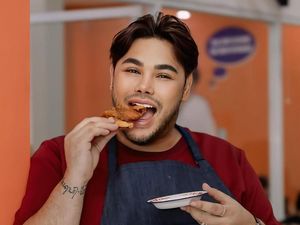Ivan Gunawan Gelar Ultah hingga Buka Resto Nasi Kulit Ivan Gunawan Gelar Ultah hingga Buka Resto Nasi Kulit