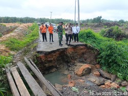Akses Jalan Desa di Muba Putus gegara Amblas, Dipicu Curah Hujan Tinggi