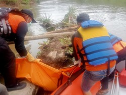 2 Warga Pesisir Selatan yang Terseret Arus Sungai Ditemukan Tewas