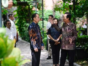 Apa Makna Motif Sasirangan yang Dipakai Sultan HB X Saat Temui Jokowi? Apa Makna Motif Sasirangan yang Dipakai Sultan HB X Saat Temui Jokowi?