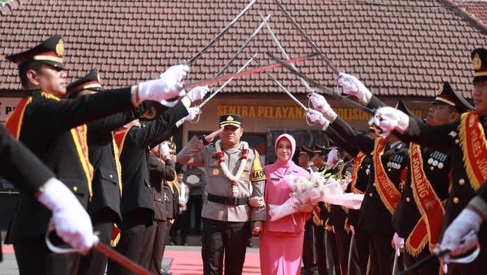 Kapolres Jombang AKBP Ardi Kurniawan Kapolres Jombang AKBP Ardi Kurniawan