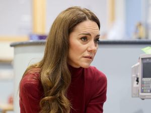 7 Momen Emosional Kate Middleton Kunjungi RS Tempat Perawatan Kankernya