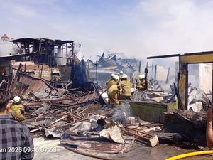 Kebakaran di Permukiman Padat Kemayoran, 28 Mobil Damkar Dikerahkan