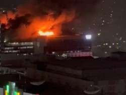 Kebakaran di Glodok Plaza Diduga Berasal dari Bekas Diskotek