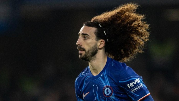 LONDON, ENGLAND - JANUARY 15: Chelseas Marc Cucurella looks on during the Premier League match between Chelsea FC and AFC Bournemouth at Stamford Bridge on January 15, 2025 in London, England. (Photo by Andrew Kearns - CameraSport via Getty Images)