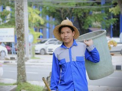 Lika-liku Abduh, Cleaning Service Kampus Lulus CPNS Dosen UIN Banjarmasin