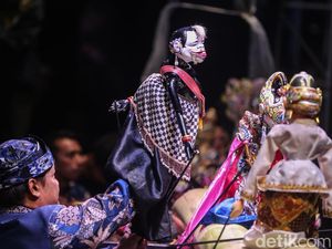 Pertunjukan Wayang Semalam Suntuk Rayakan Hari Desa 2025