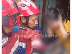 Kepala Bocah Terjepit Terali di Jaksel, Damkar Evakuasi